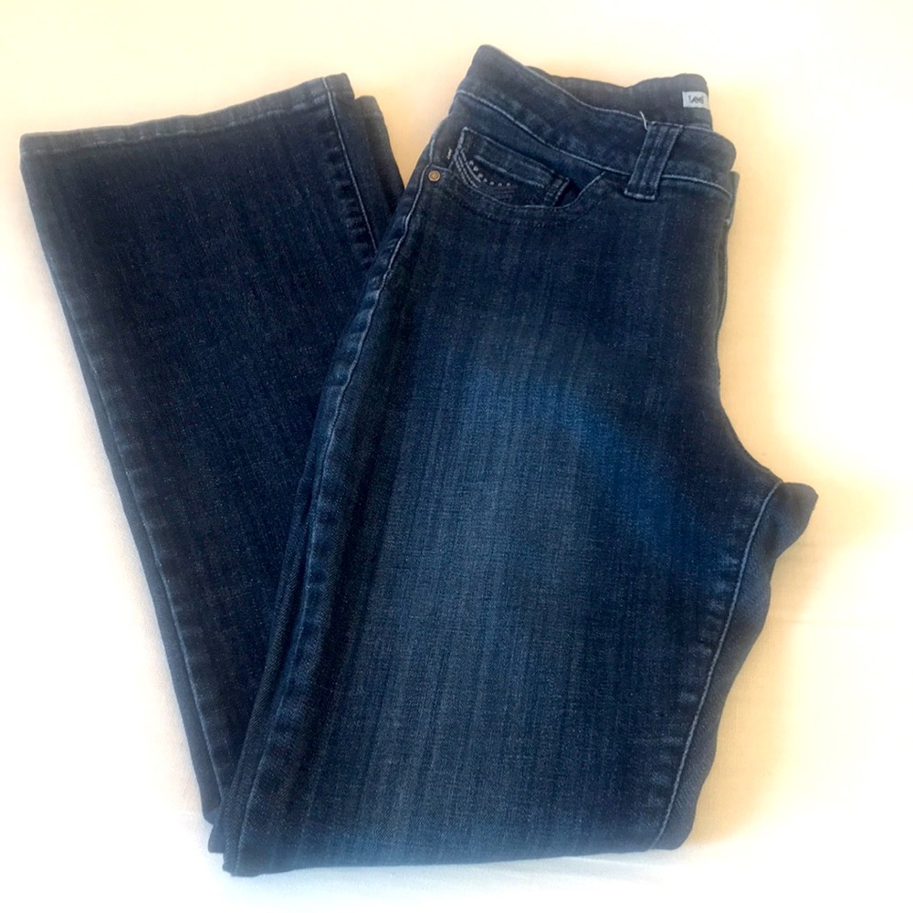 LEE Jeans Size 10.  “Slender Secret. Lower on the Waist”. Cotton/Spandex